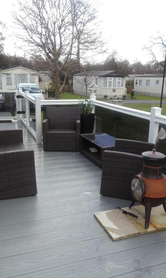 Luxury 6 Berth Lodge At Quince 10 Ferndown Exterior foto